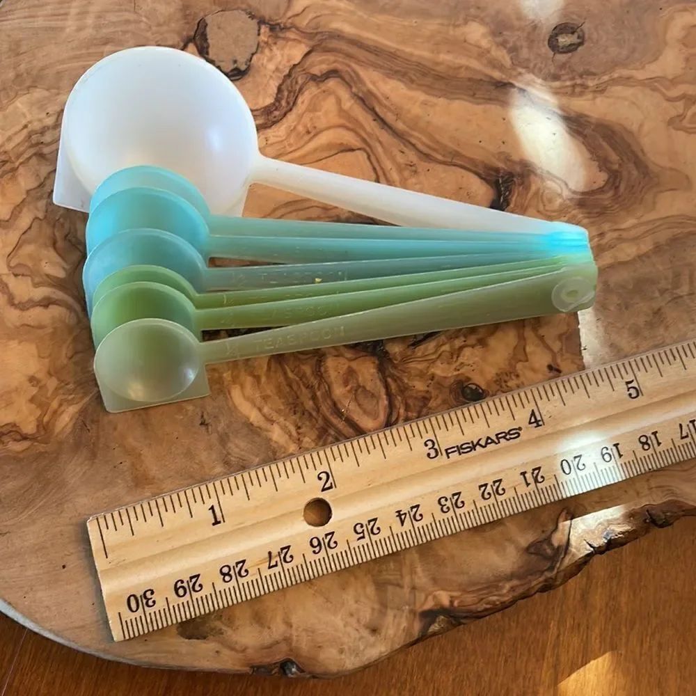 Vintage Tupperware Measuring Spoons - Picture 7 of 7